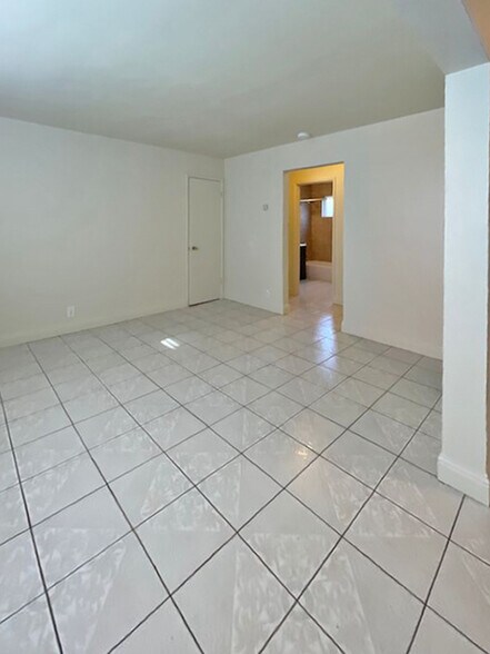 More Photos Of 1312 T St, Sacramento Apartments For Sale