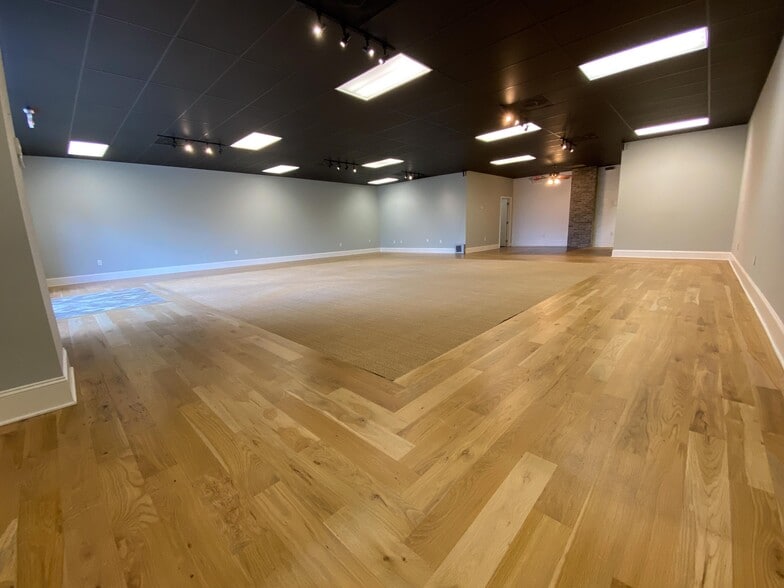 More Photos Of 455 Deanna Ln, Wando Storefront Retail Office For Sale