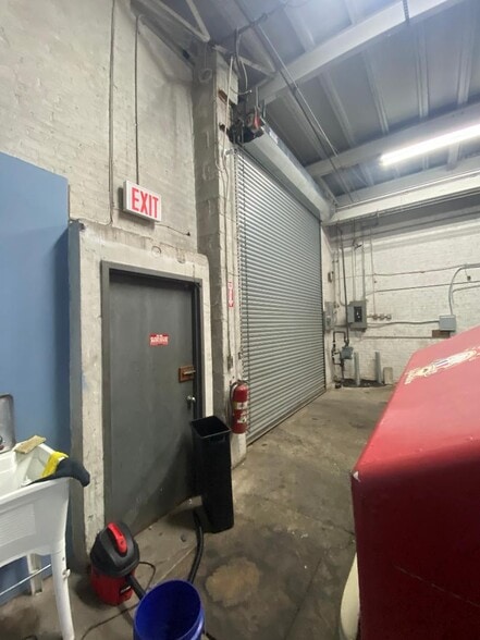 More Photos Of 72 Huntington St, Brooklyn Warehouse For Lease