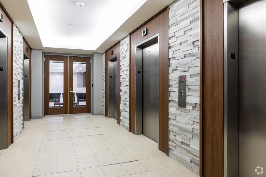 More Photos Of 20 N Orange Ave, Orlando Office For Lease