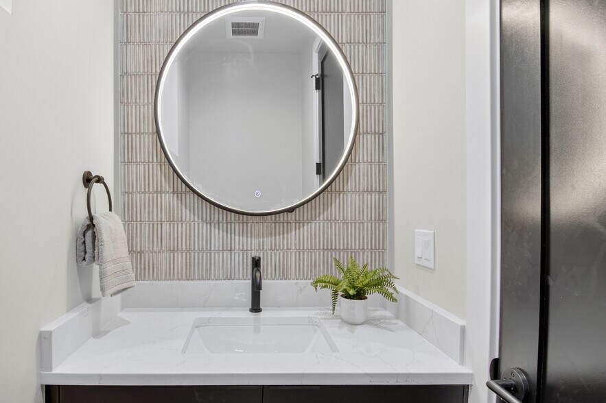 More Photos Of 832 Cherry St, Denver Apartments For Sale