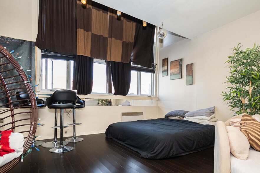 More Photos Of 6982-6984 Saint-Hubert Rue, Montréal Storefront Retail Residential For Sale