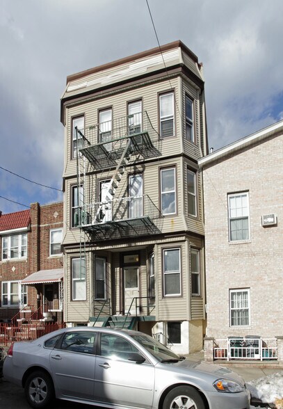 More Photos Of 198 GRIFFITH St, Jersey City Apartments For Sale