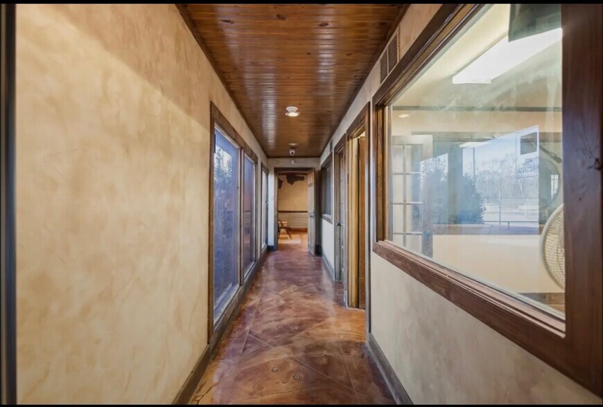 More Photos Of 1624 N Northwest Loop 323, Tyler Freestanding For Sale