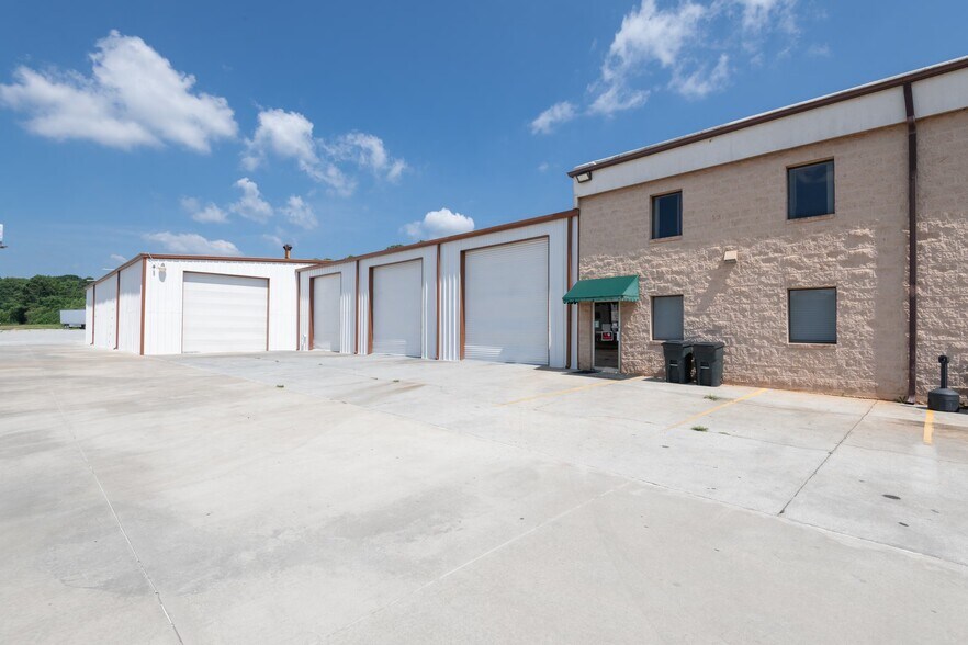 More Photos Of 57 Daniel Rd, Villa Rica Truck Terminal For Lease