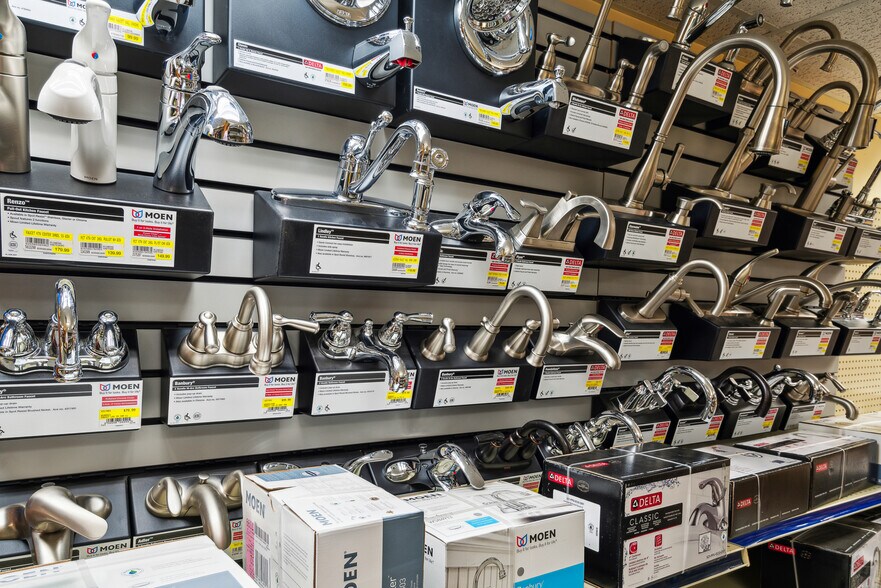 More Photos Of 185 Main St, Bethel Freestanding For Sale