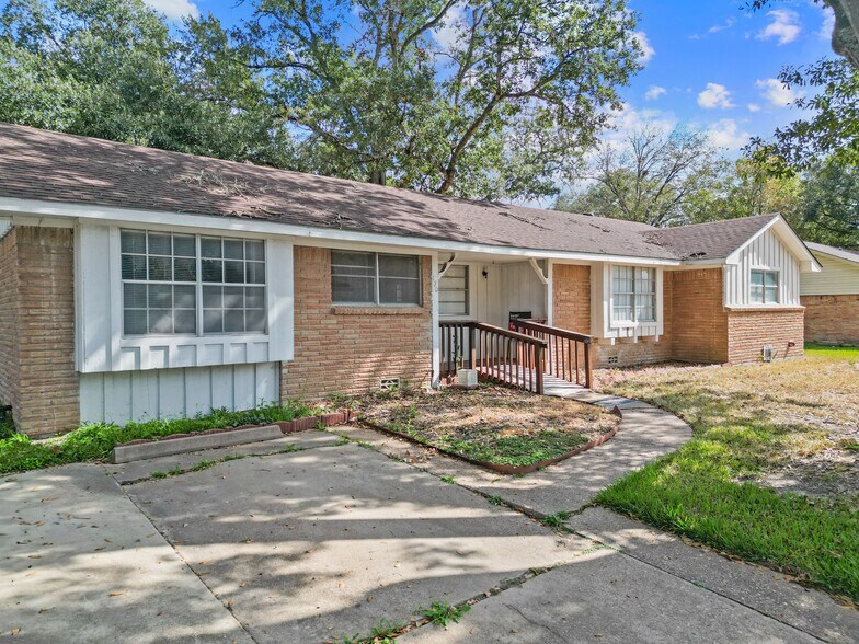 More Photos Of 120 State Highway 75 N, Huntsville Specialty For Sale