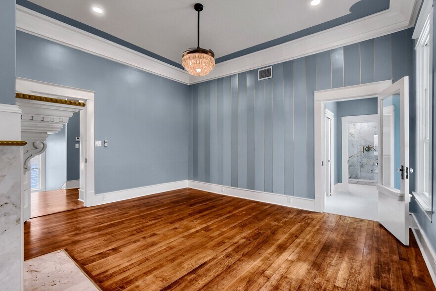 More Photos Of 511 S Travis St, Sherman Office For Sale