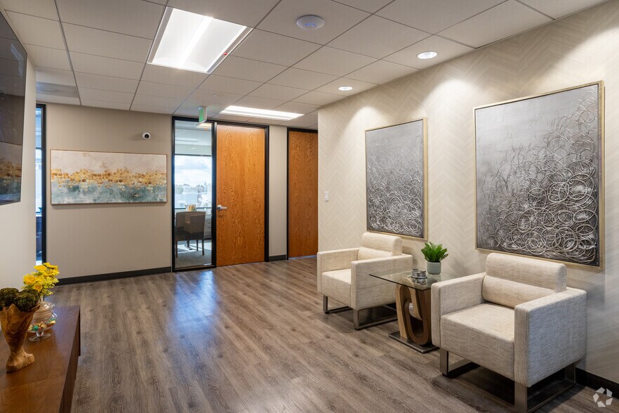 More Photos Of 4221 Wilshire Blvd, Los Angeles Loft Creative Space For Lease