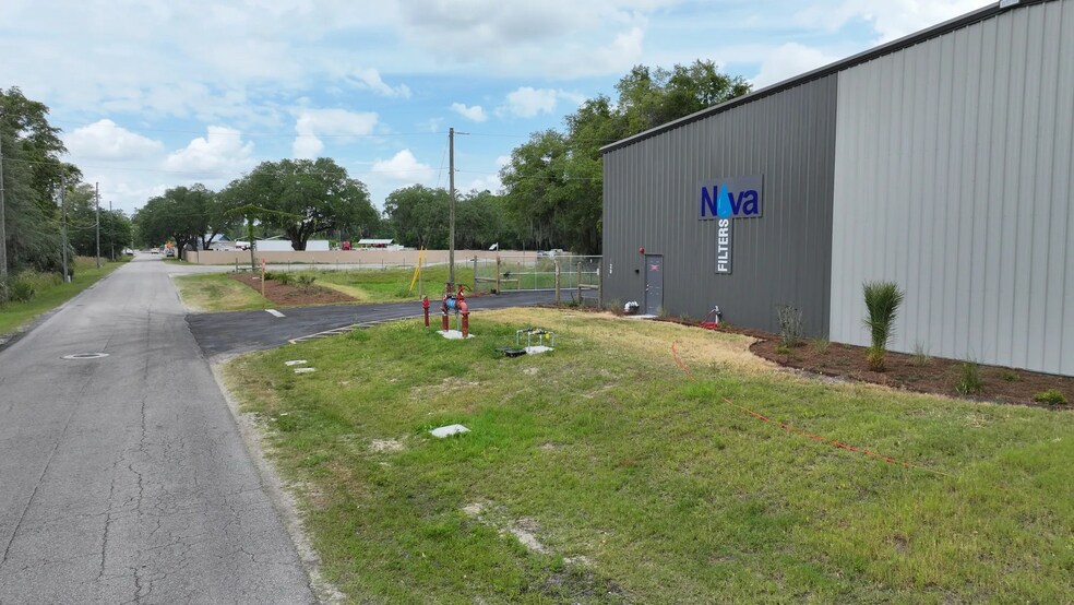 More Photos Of 420-430 Clay Drain Rd, Wildwood Warehouse For Lease