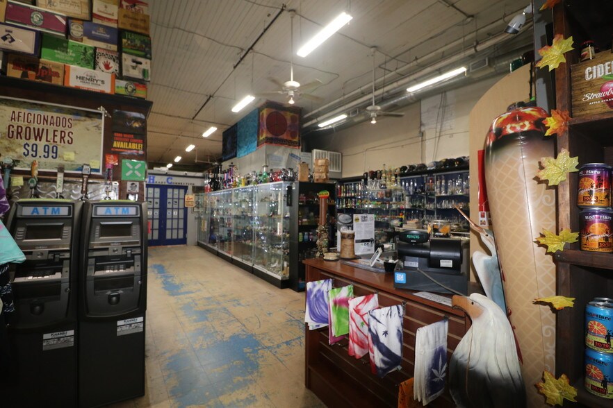 More Photos Of 305 8th St, Augusta Freestanding For Sale