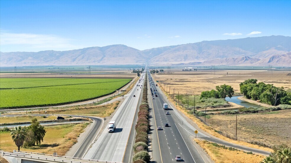 More Photos Of 8661 Herring Rd, Bakersfield Land For Sale