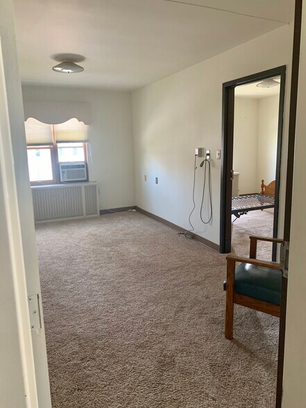 More Photos Of 500 6th Ave, Mendota Skilled Nursing Facility For Lease