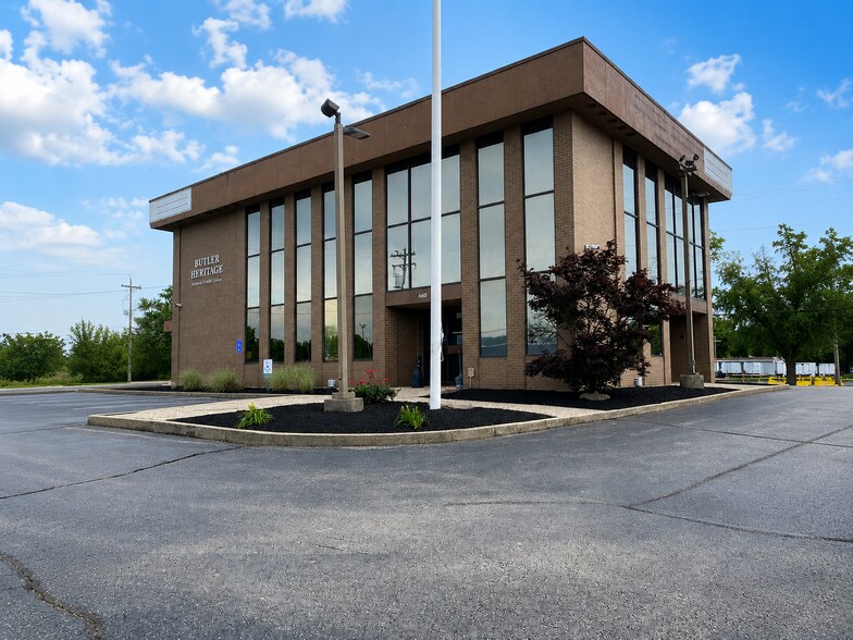 Primary Photo Of 660 N University Blvd, Middletown Office For Sale
