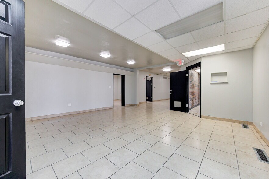 More Photos Of 324 N 19th St, Guthrie Office For Sale