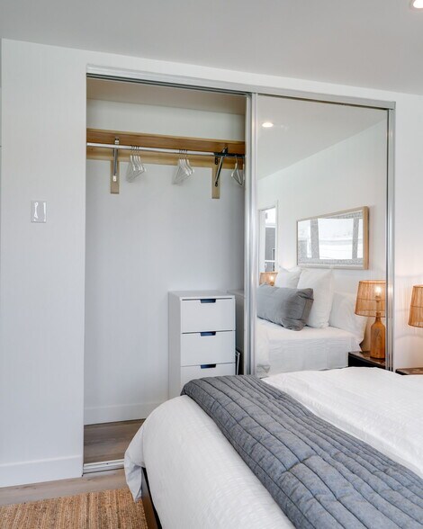 More Photos Of 2602 Pacific Ave, Venice Apartments For Sale