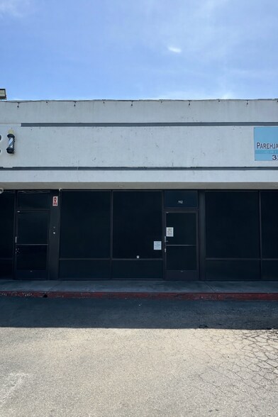 More Photos Of 5520-5530 Santa Monica Blvd, Los Angeles Freestanding For Lease