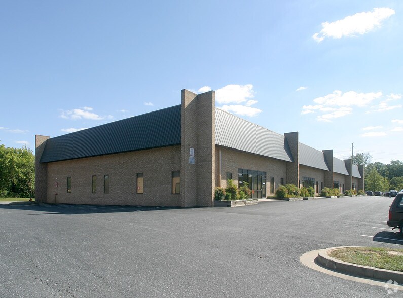 More Photos Of 1 Nashua Ct, Essex Light Distribution For Lease