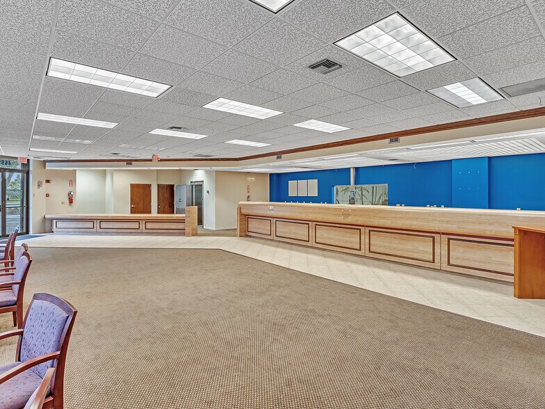 More Photos Of 4699 Nob Hill Rd, Sunrise Medical For Sale