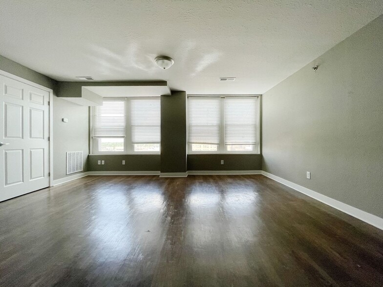 More Photos Of 1109 Jackson St, Anderson Apartments For Sale