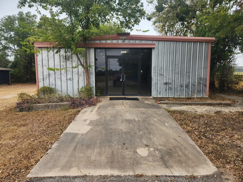 Primary Photo Of 4500 Tiffany Nicole St, Round Rock Warehouse For Lease