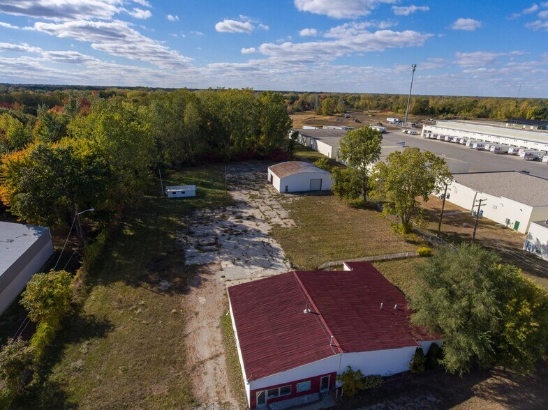 More Photos Of 3905 32nd St, Port Huron Truck Terminal For Sale