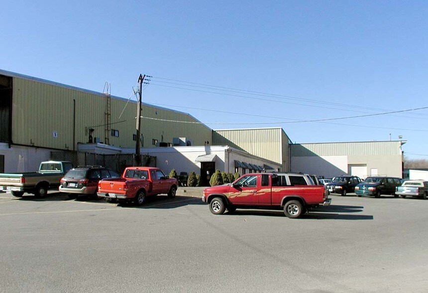 More Photos Of 208 North St, Foxborough Warehouse For Lease