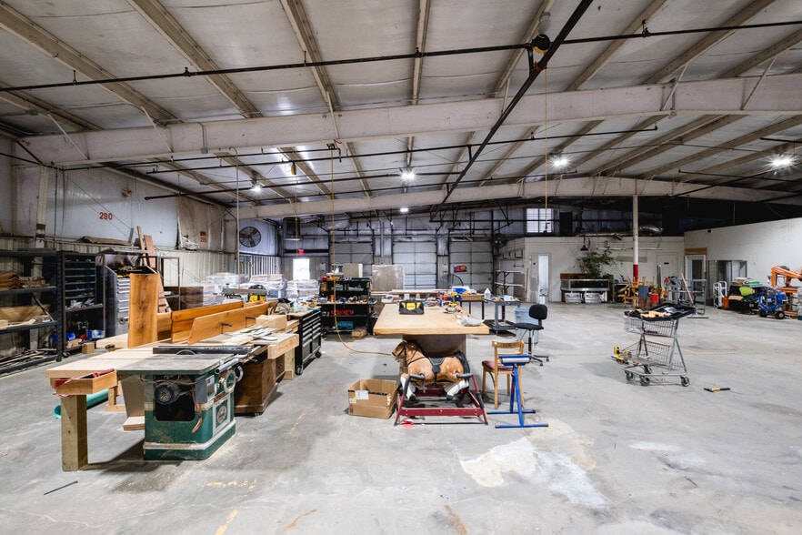 More Photos Of 714 Calhoun St, Little Rock Industrial For Sale