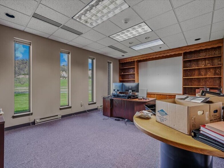 More Photos Of 204 Sand Mine Rd, Berkeley Springs Flex For Sale