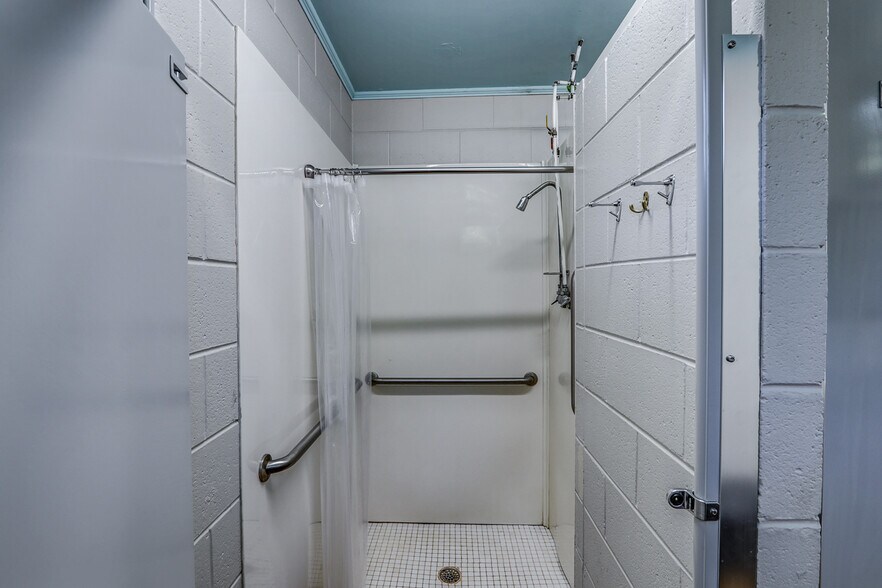 More Photos Of 1105 W Lake Rd, Spout Spring Trailer Camper Park For Sale