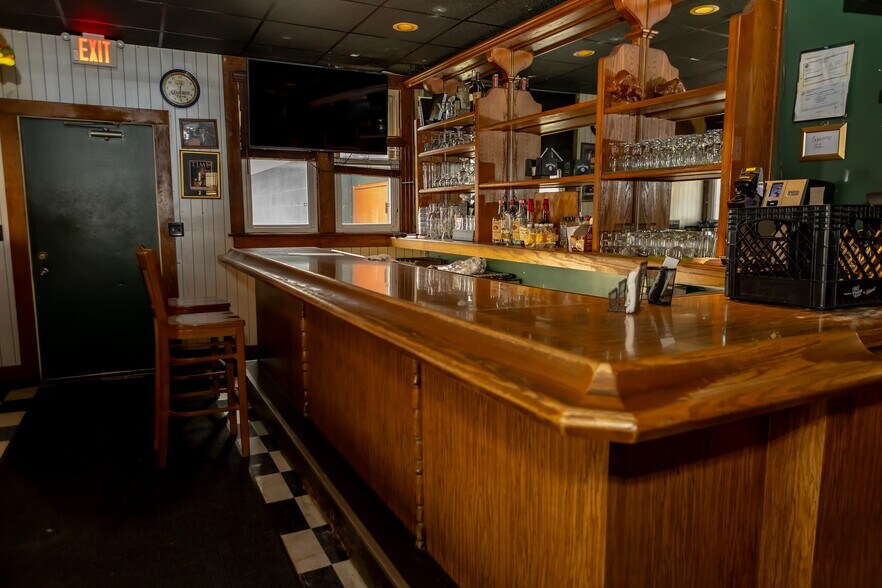 More Photos Of 605 N Main St, Evansville Restaurant For Sale