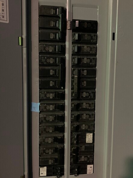 More Photos Of 15-01 Pollitt Dr, Fair Lawn Light Distribution For Lease