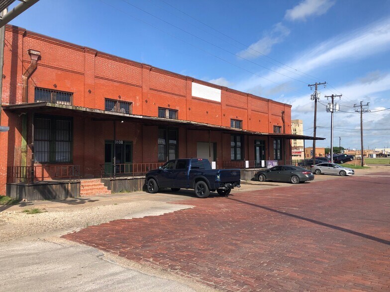 More Photos Of 310 S 9th St, Corsicana Manufacturing For Sale
