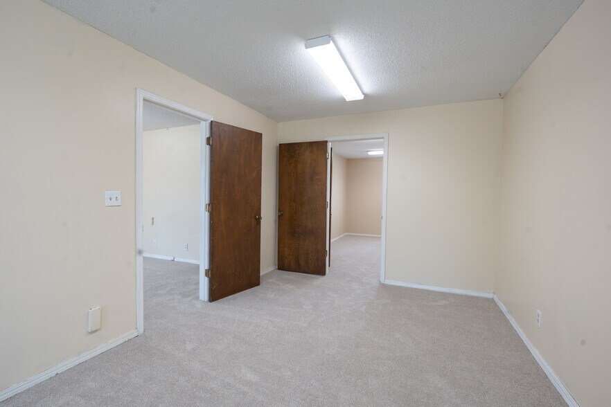 More Photos Of 4401 N Meridian Ave, Oklahoma City Office For Sale