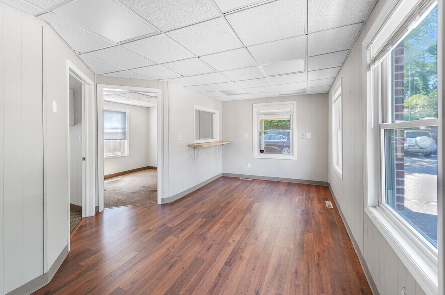 More Photos Of 97 W Montauk Hwy, Hampton Bays Office For Sale