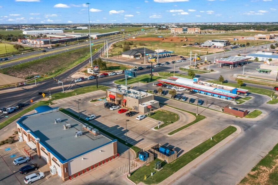 More Photos Of 7907 82nd St, Wolfforth Fast Food For Lease