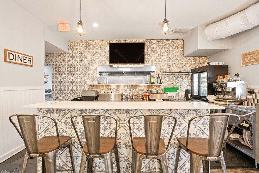 More Photos Of 7427 Roosevelt Rd, Forest Park Restaurant For Sale