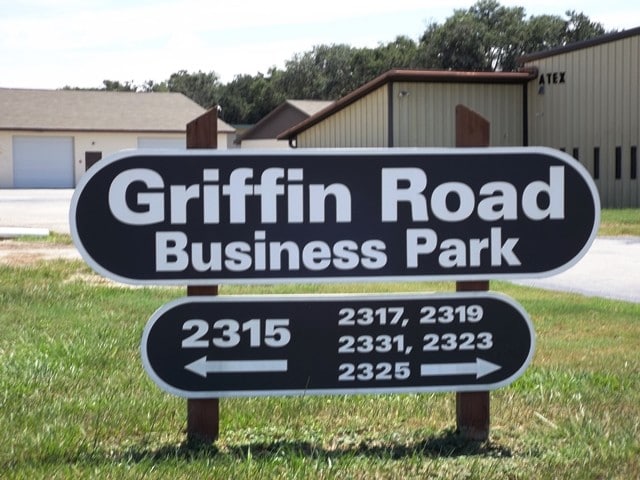 More Photos Of 2317-2319 Griffin Rd, Leesburg Warehouse For Lease