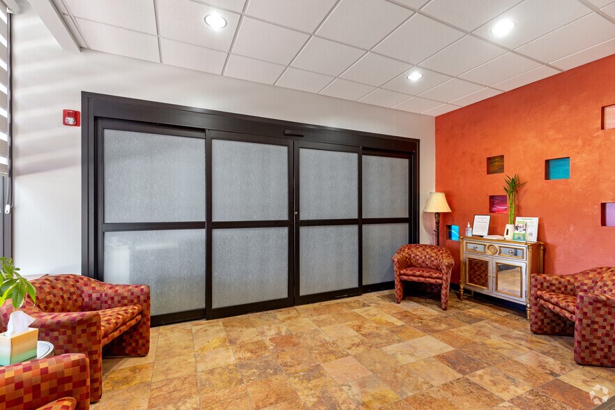 More Photos Of 3030 S Cooper St, Arlington Medical For Sale