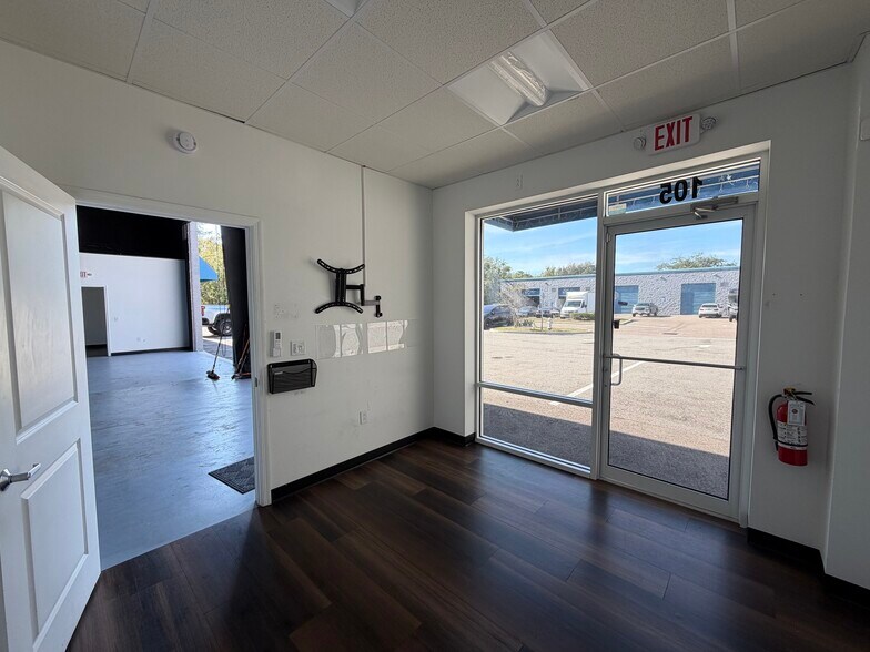 More Photos Of 1445 Hamlin Ave, Saint Cloud Light Distribution For Lease