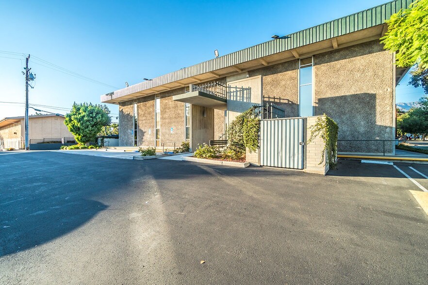 More Photos Of 360 E 7th St, Upland Medical For Lease
