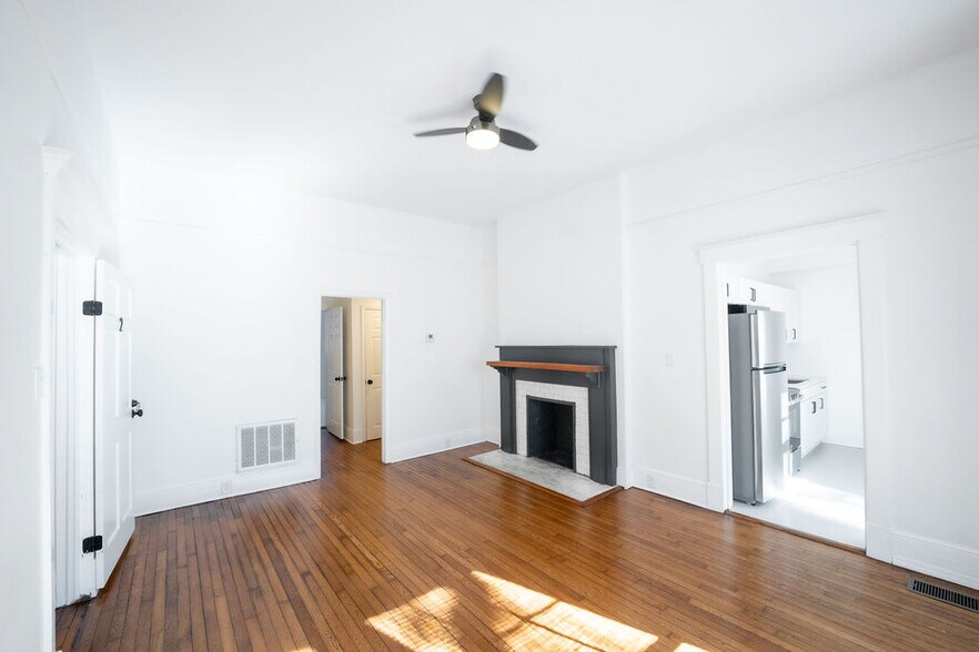 More Photos Of 306 E Victory Dr, Savannah Apartments For Sale