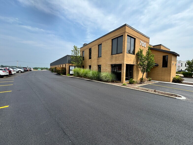 More Photos Of 700-790 Ken Mar Industrial Pky, Broadview Heights Flex For Lease