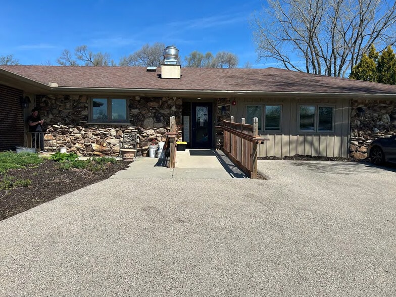 More Photos Of 5430 Hillside Rd, Crystal Lake Assisted Living For Sale
