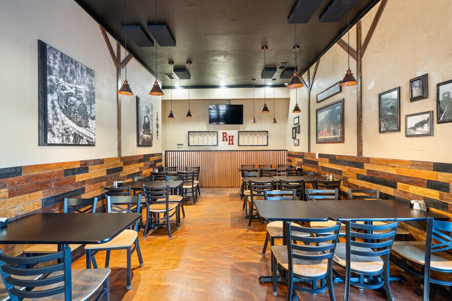 More Photos Of 401 Oak St, Brookings Specialty For Sale