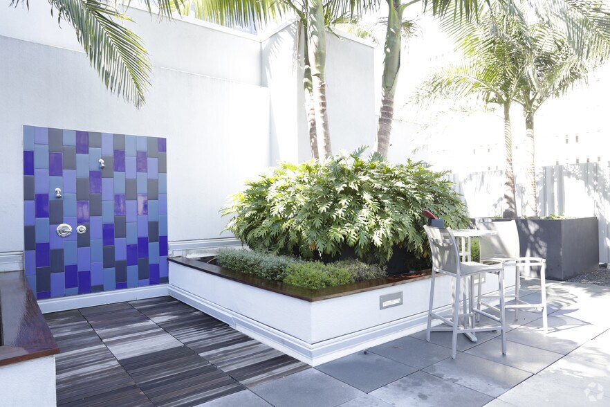 More Photos Of 1111 Wilshire Blvd, Los Angeles Apartments For Lease