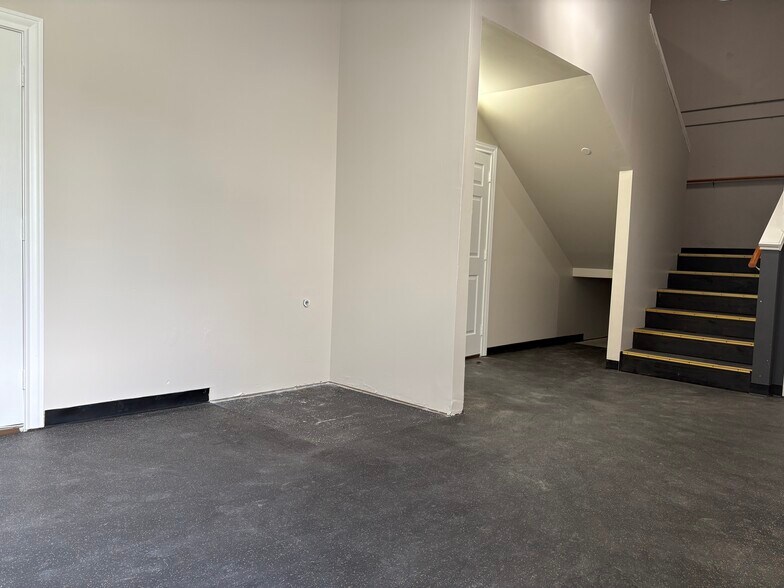 More Photos Of 17130 Townes Rd, Friendswood Warehouse For Lease