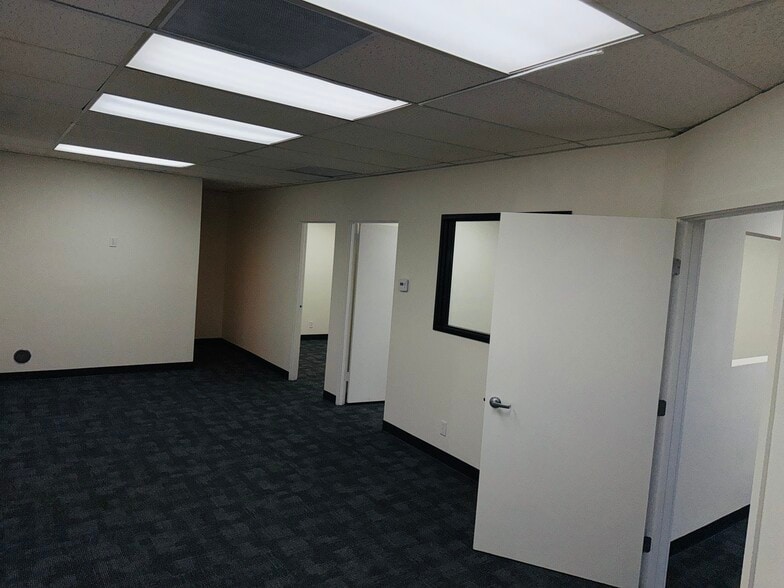 More Photos Of 4891 Ronson Ct, San Diego Warehouse For Lease