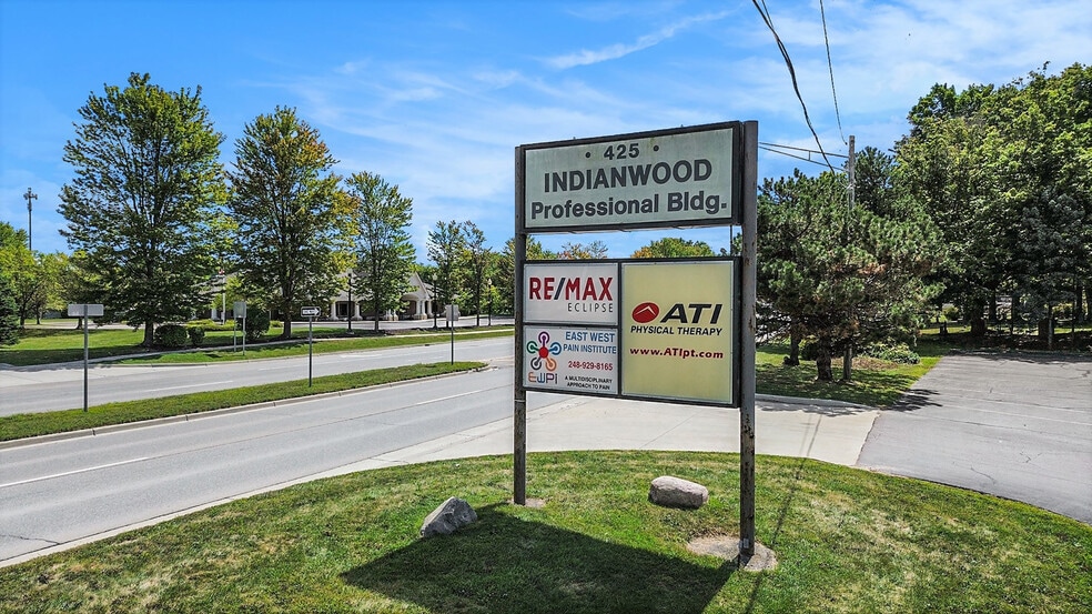 More Photos Of 425 N Park Blvd, Lake Orion Medical For Sale