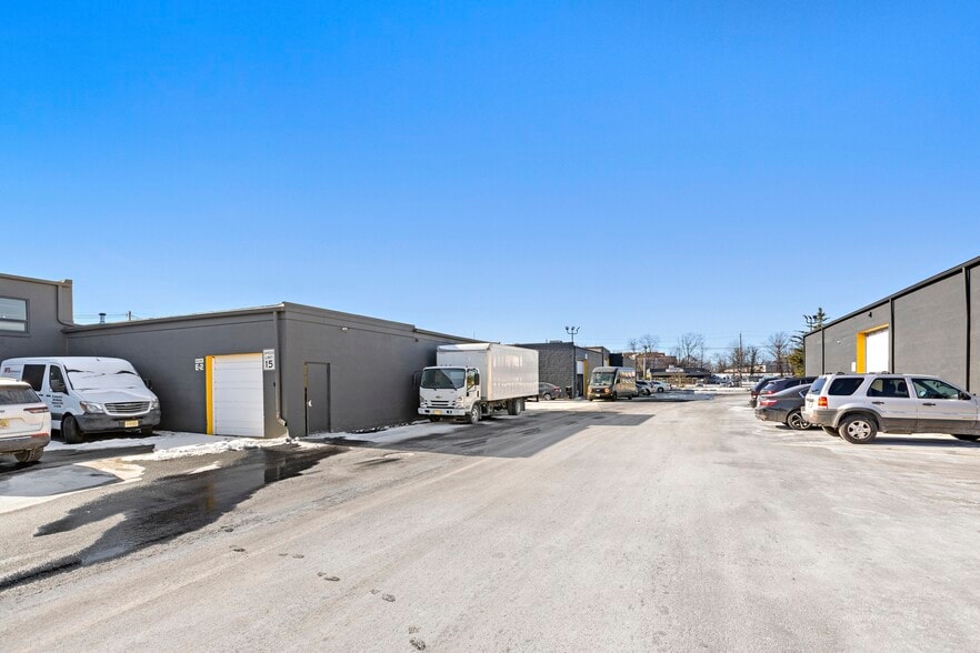 More Photos Of 280 N Midland Ave, Saddle Brook Unknown For Lease